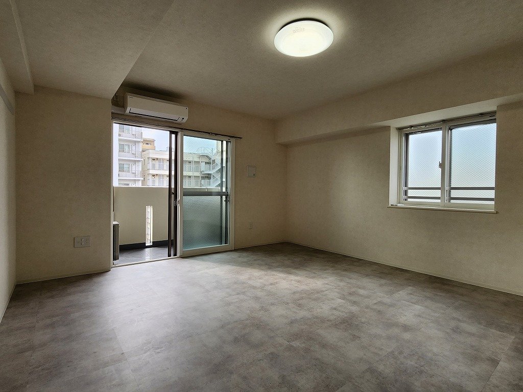 居室・リビング　南向き日当り良好な角部屋　ペアガラス・２重サッシ採用