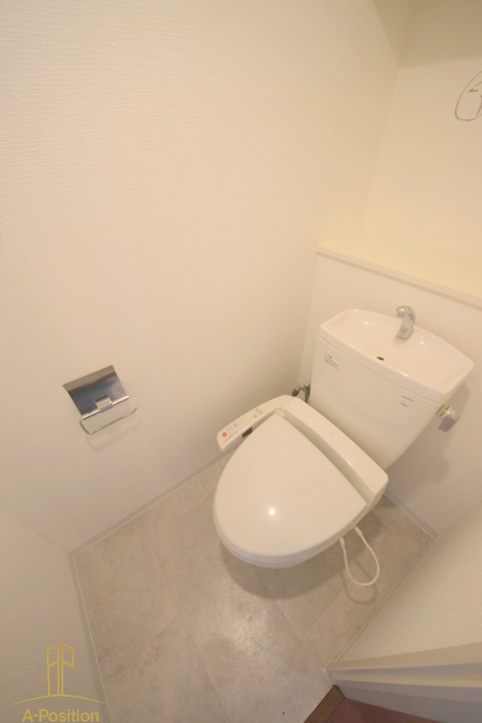 トイレ　フロンティアタワー日本橋