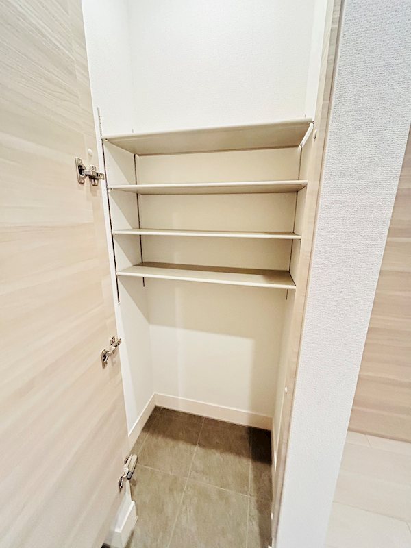 玄関　同管理会社の類似物件の写真になります。