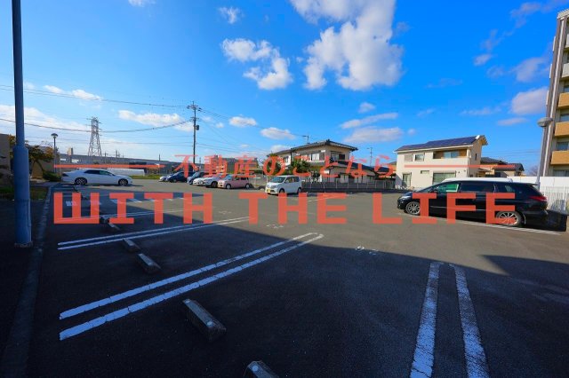 駐車場　車をお持ちの方に嬉しい駐車場付きの物件です