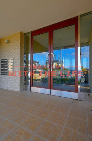 エントランス　清潔なエントランスです