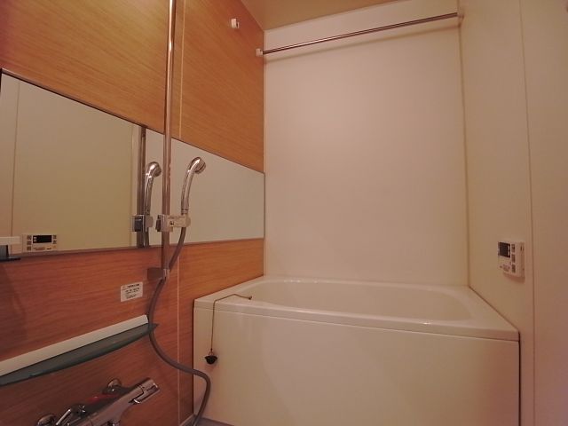 バス・シャワールーム　バスルーム