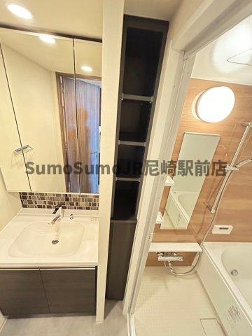 洗面設備　広い洗面スペース