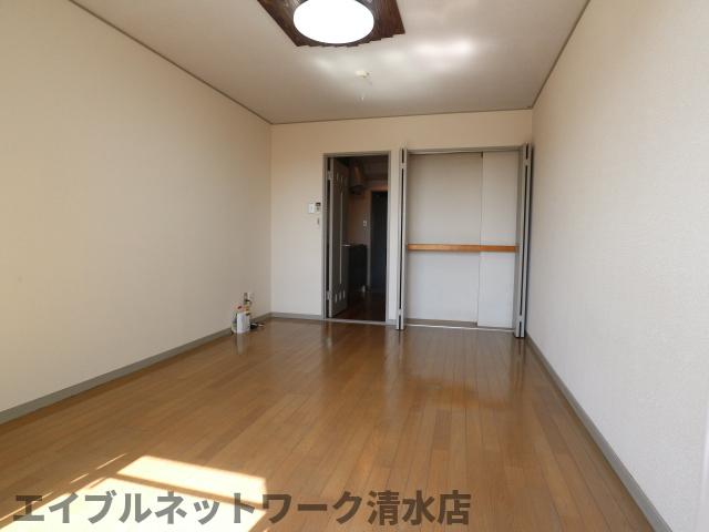 居室・リビング　同物件同タイプ