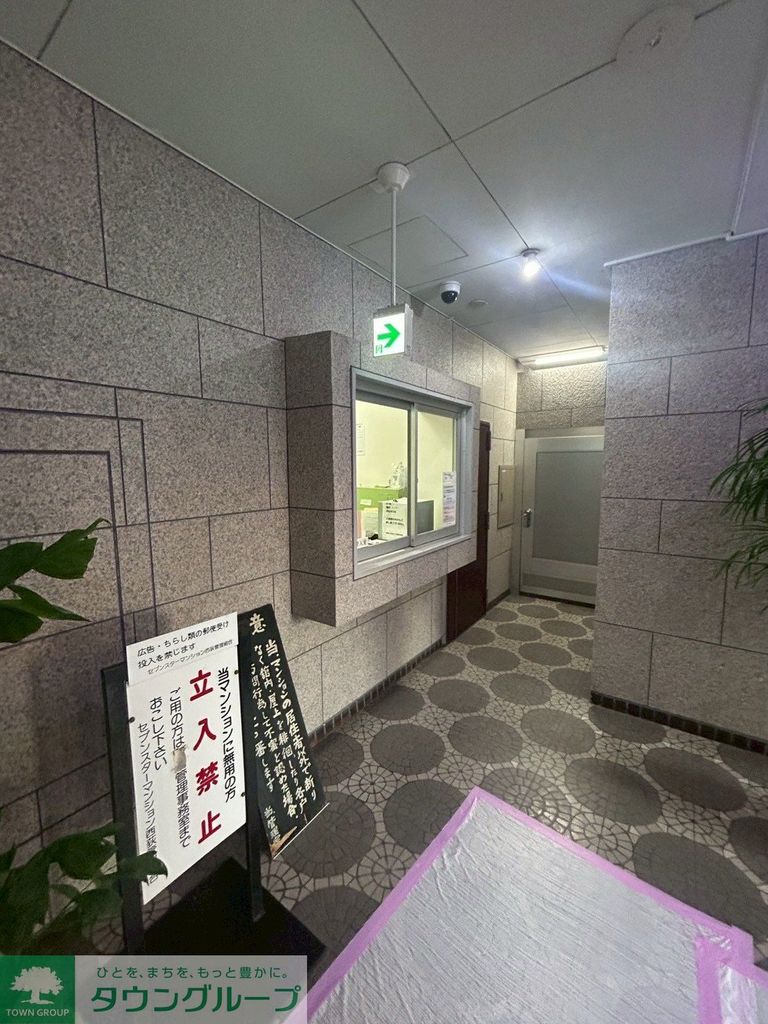 エントランス　エントランス