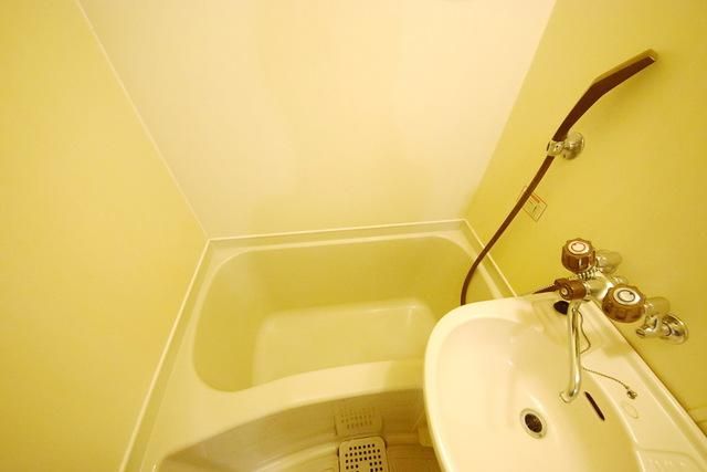 バス・シャワールーム　★キレイな浴槽です★