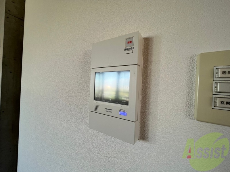 セキュリティ　ＴＶモニター付インターホンです。来客者の顔が見えるので安心！