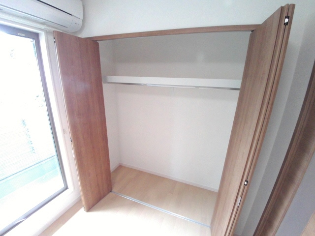 収納　クローゼットタイプの使いやすい収納付き