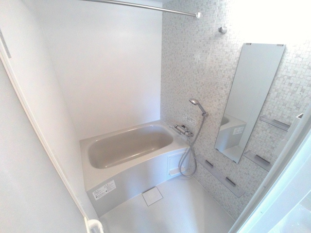 バス・シャワールーム　一日の疲れを癒して頂ける綺麗な浴室