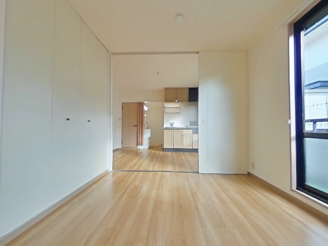 その他部屋・スペース　広くて明るい寝室