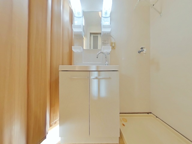 洗面設備　使いやすい独立洗面台です