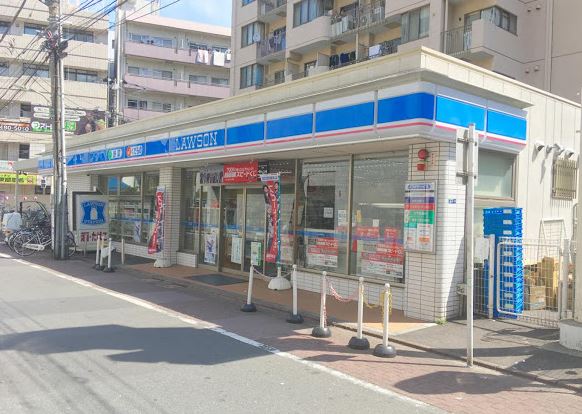 コンビニ　ローソン蒲田駅東店（コンビニ）まで161m