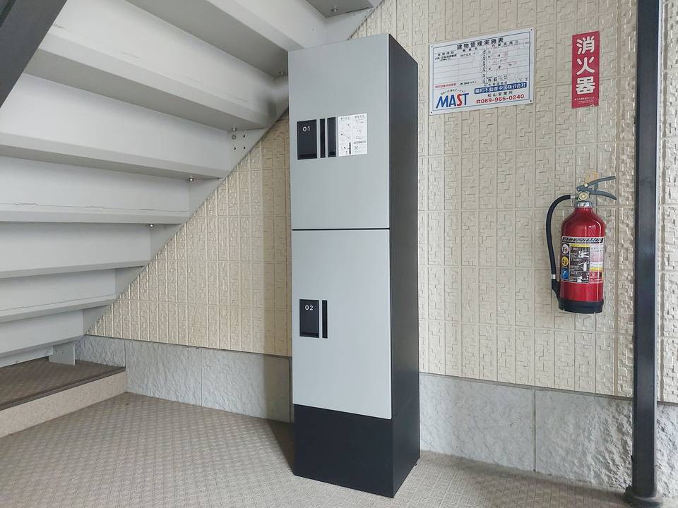 エントランス　宅配ボックス