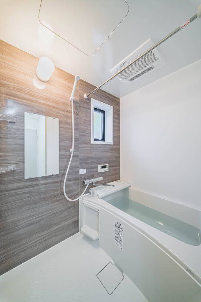 バス・シャワールーム　バスルーム