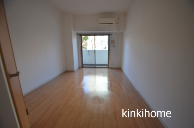 居室・リビング　明るいお部屋