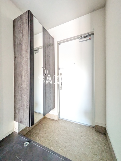 玄関　収納豊富なシューズボックスです♪