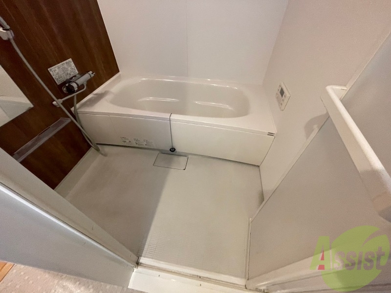 バス・シャワールーム　お風呂になります。一日の疲れを癒してくださいね。