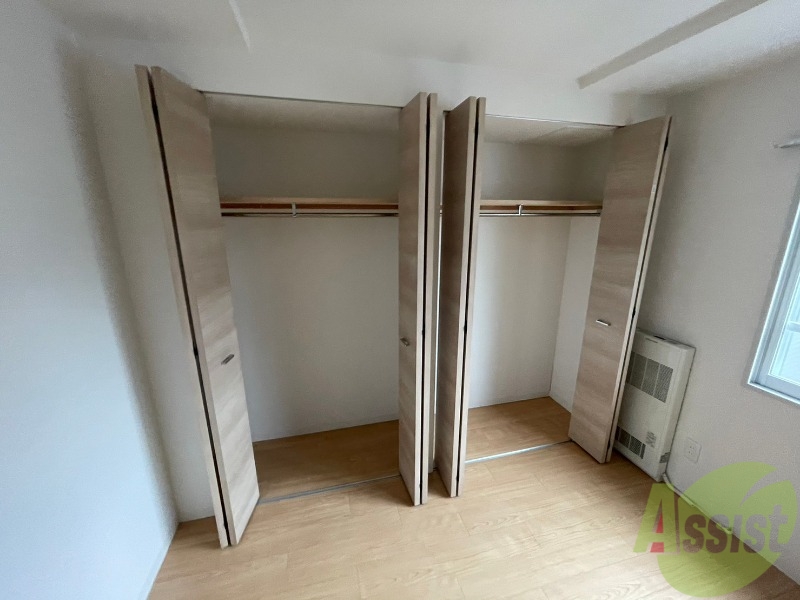 収納　寝室の収納です。部屋がすっきり片付きます。