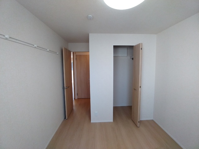 その他部屋・スペース　居室の照明は設備ではありません。