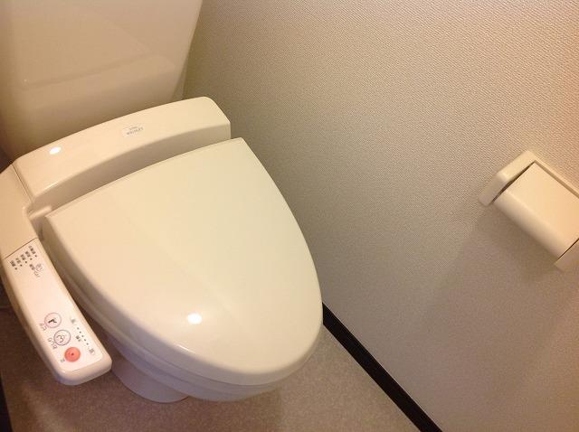 トイレ　ウォシュレット機能付き