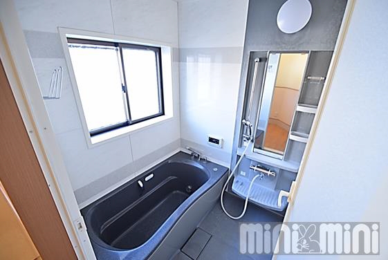 バス・シャワールーム　ユニットバスに変更しております。