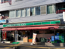 コンビニ　ローソンストア100横浜大口通店（コンビニ）まで172m