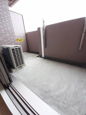 バルコニー　お洗濯にも便利なバルコニー付き