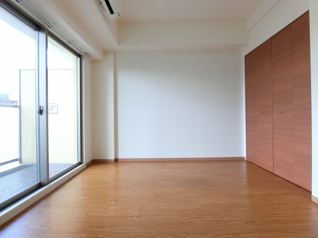 居室・リビング　詳細は、RISUMO江坂本店→06-6155-7137まで♪