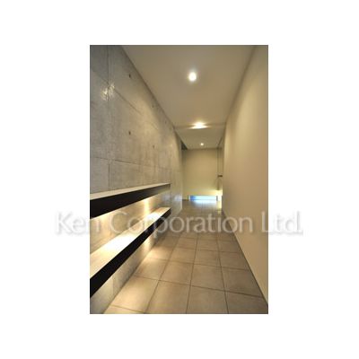 玄関　同タイプ4階のお部屋を撮影。仕様が異なることがあります。