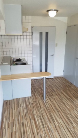 居室・リビング　※別号室の写真です