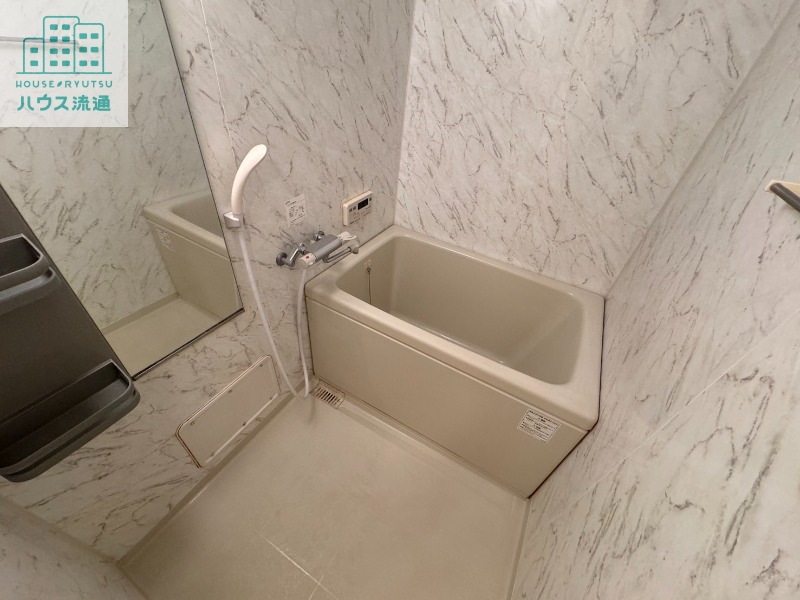 バス・シャワールーム　※反転タイプのお写真です