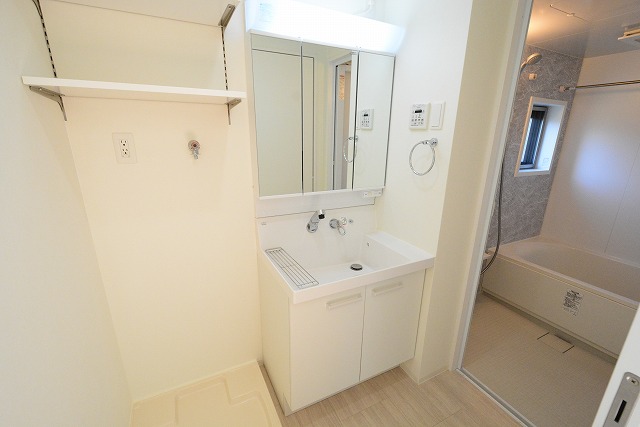 洗面設備　独立洗面台付き♪