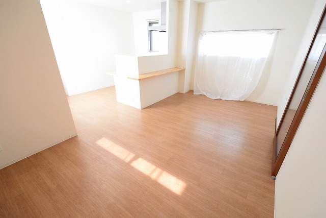 居室・リビング　南向きで日当たり良好！