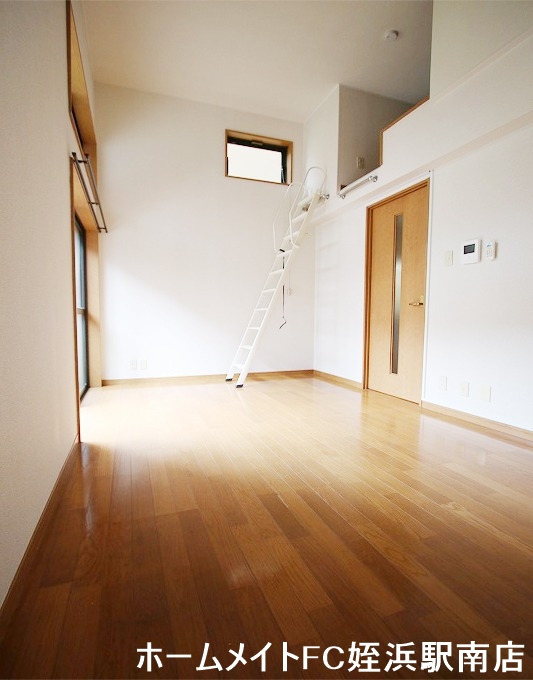 エントランス　★角部屋２面採光♪★参考写真