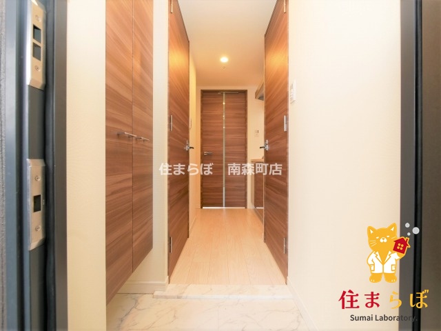 玄関　「気になったら、LINEで気軽に相談できますよ。」