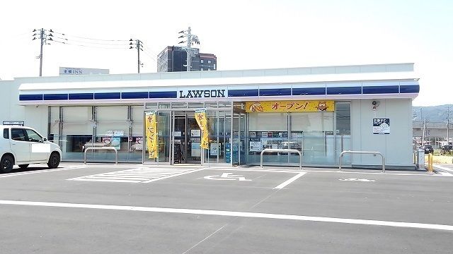 コンビニ　ローソン上越妙高駅前店（コンビニ）まで350m