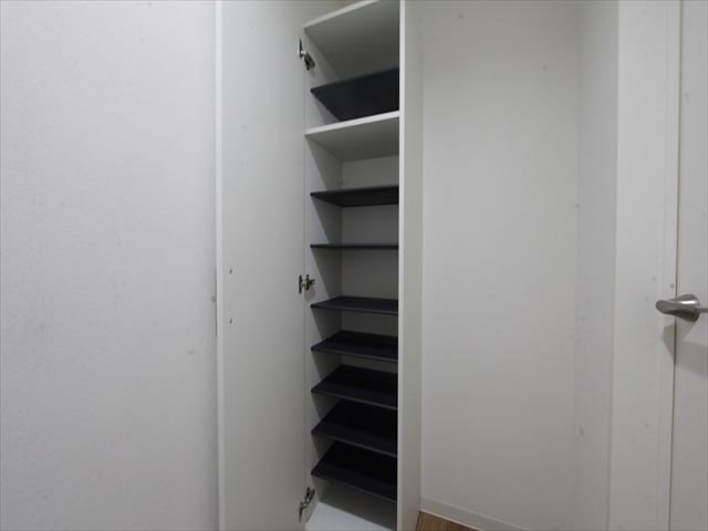 玄関　玄関　シューズボックス充実