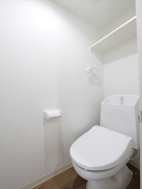 トイレ　温水洗浄暖房便座付トイレ