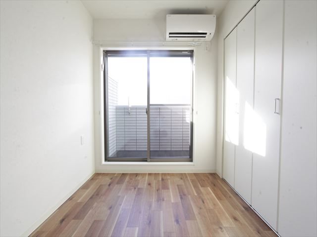 バルコニー　洋室3.76帖　エアコン付　バルコニーに面しています