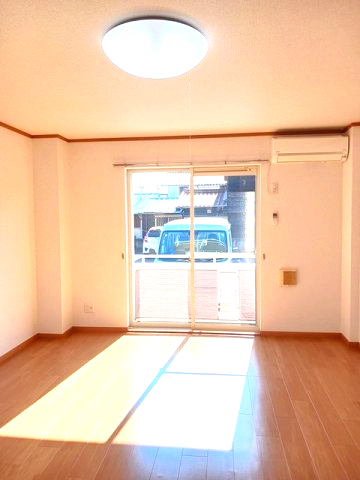 居室・リビング　中はこのようになっています