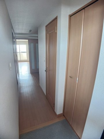 玄関　収納もある玄関です