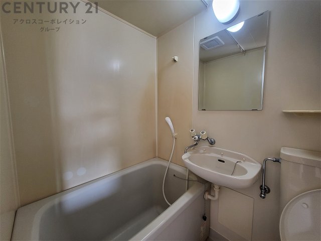 バス・シャワールーム　シンプルで機能的なユニットバス♪