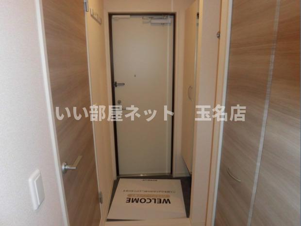 玄関　収納もある玄関です