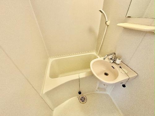 バス・シャワールーム　設備・仕様は号室により異なる為、現況を優先いたします。