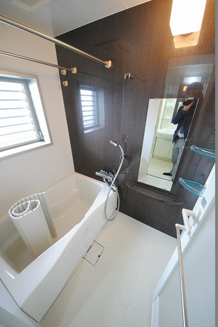 バス・シャワールーム　写真は４０１号室