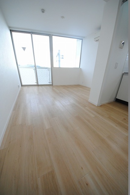 居室・リビング　写真は４０１号室