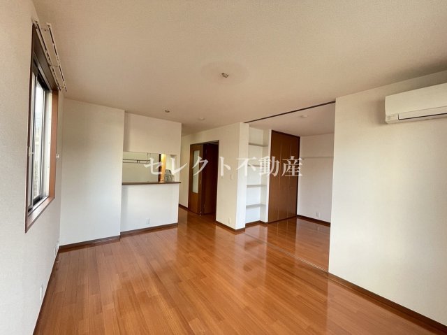 居室・リビング　【メゾンドオーブ】