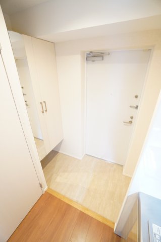 玄関　※同物件・同タイプの写真です。