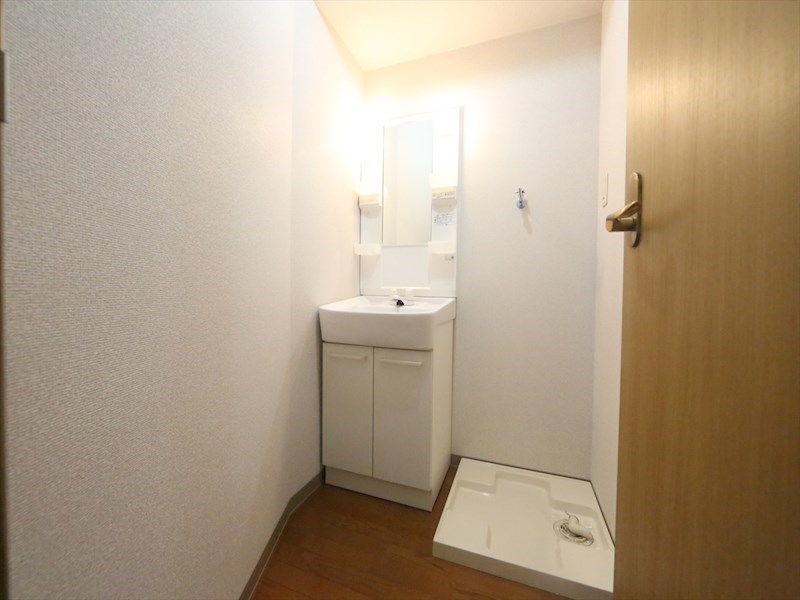 洗面設備　脱衣所　独立洗面台　収納スペース有