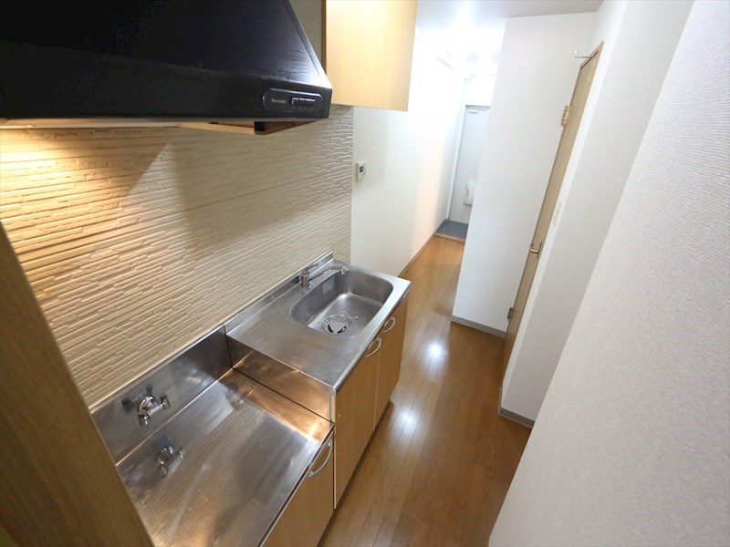 キッチン　キッチン（ガス2口コンロ設置できます）